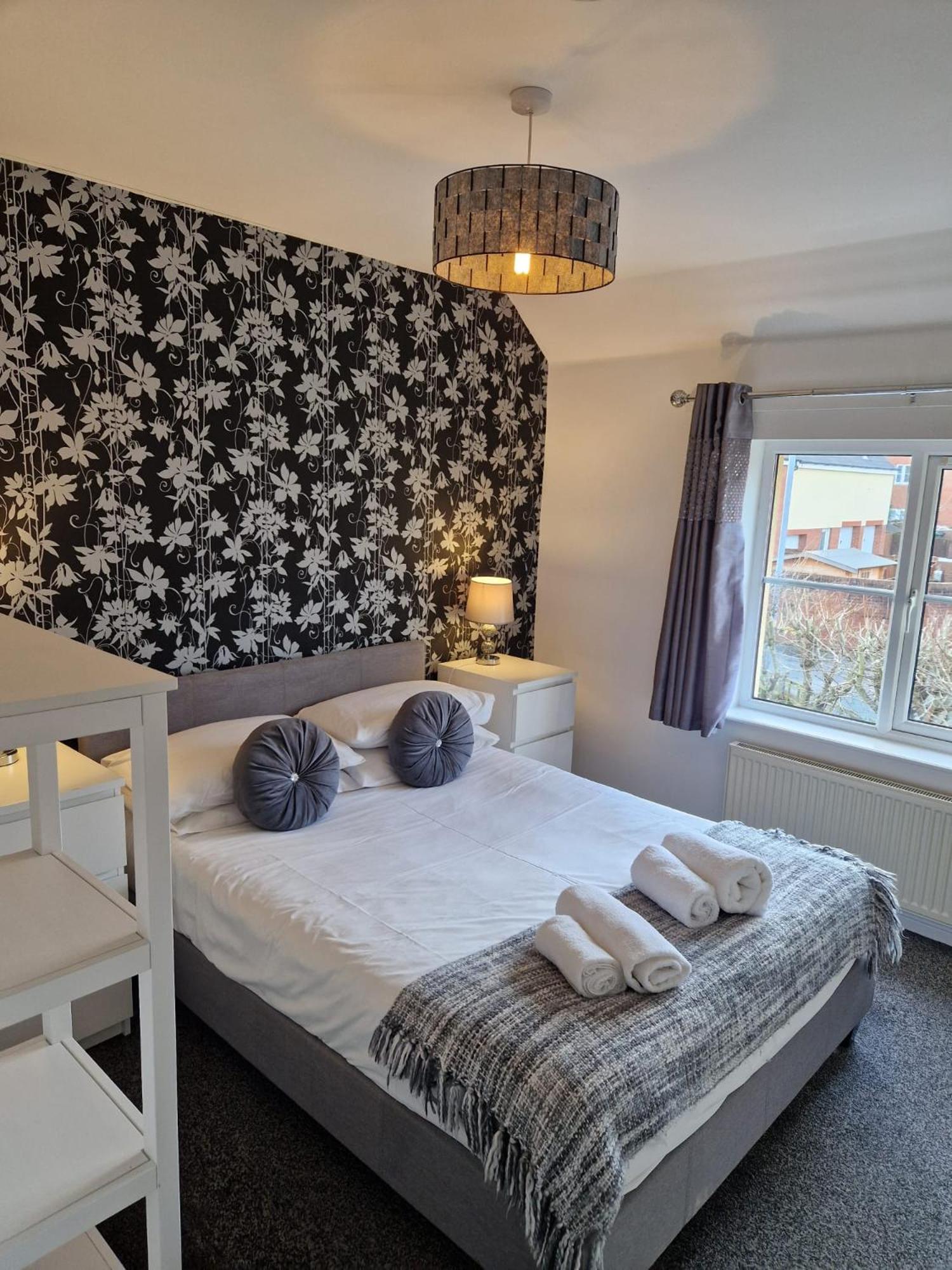 Hereford - Mayflower Coach House, Modern 2 Bedroom Property With Parking, Located South Of Hereford City, Suitable For Small Family, Couple Or Contractors - Sleeps Up To 5 Guests - Hosted By Rentmyhouse Zewnętrze zdjęcie