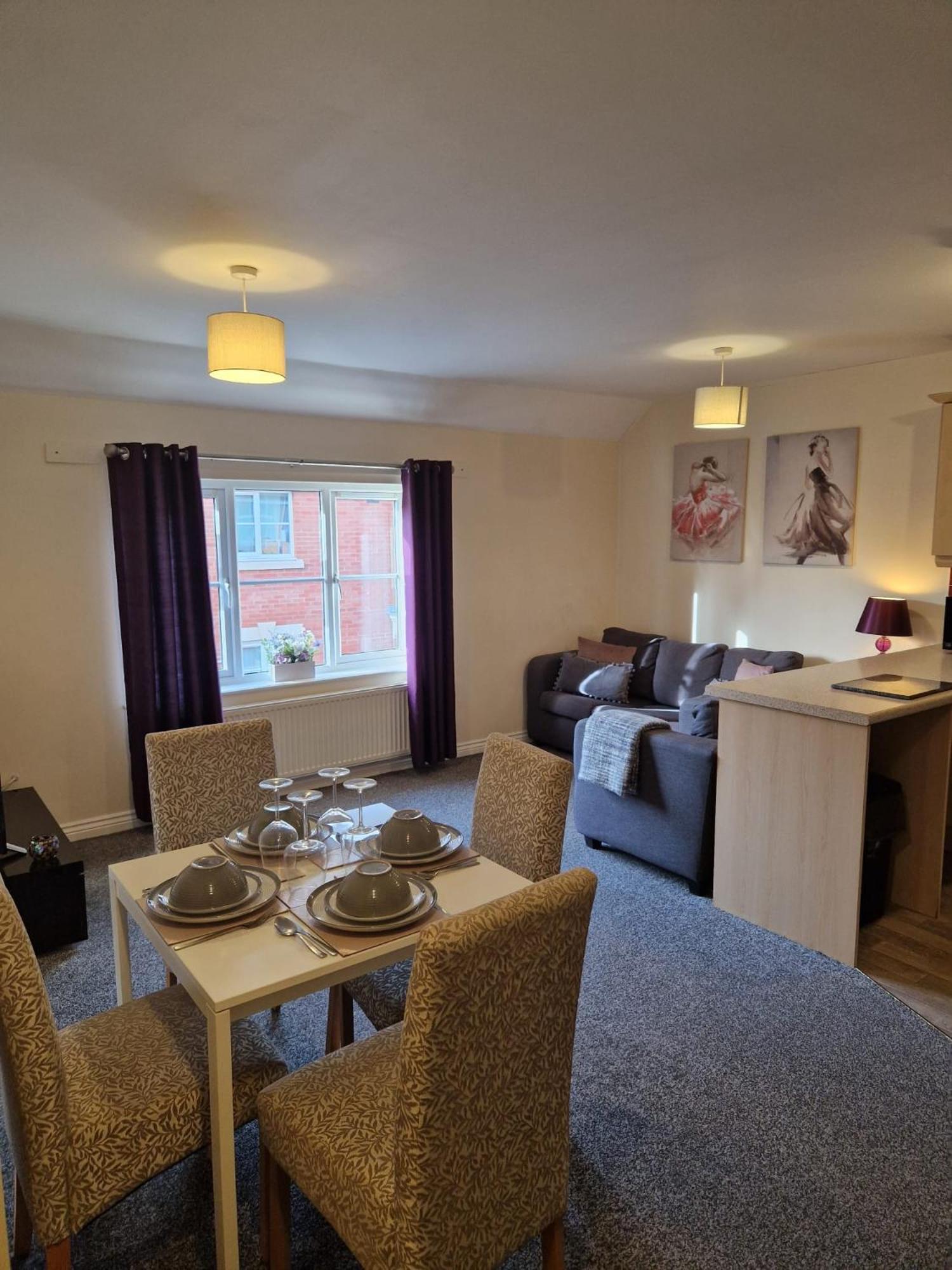 Hereford - Mayflower Coach House, Modern 2 Bedroom Property With Parking, Located South Of Hereford City, Suitable For Small Family, Couple Or Contractors - Sleeps Up To 5 Guests - Hosted By Rentmyhouse Zewnętrze zdjęcie
